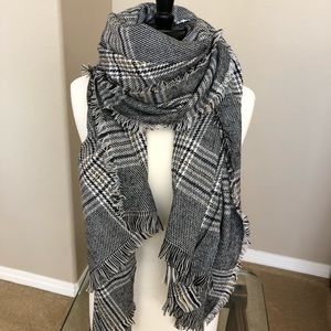 Classic Check Plaid Scarf Men’s Woman’s Black Gray